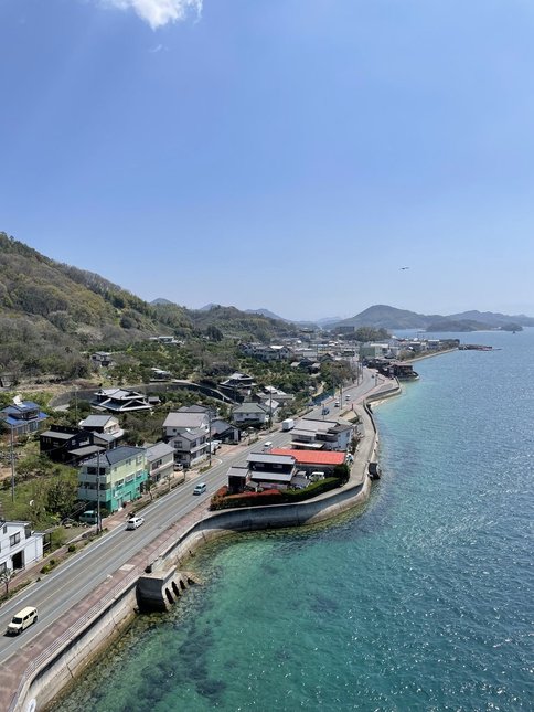 因島と青い海の景色